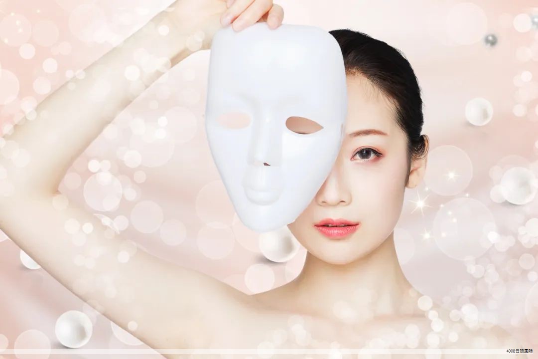 微晶石是一种以天然无机材料为基底的高端建筑装饰材料，通过先进工艺在两次高温烧结后制成，具备绿色环保与晶莹透亮的视觉效果，常用于办公室、家居与酒店等场景的装饰。