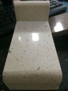 具有自然白度高、杂质含量低、烧成白度和强度