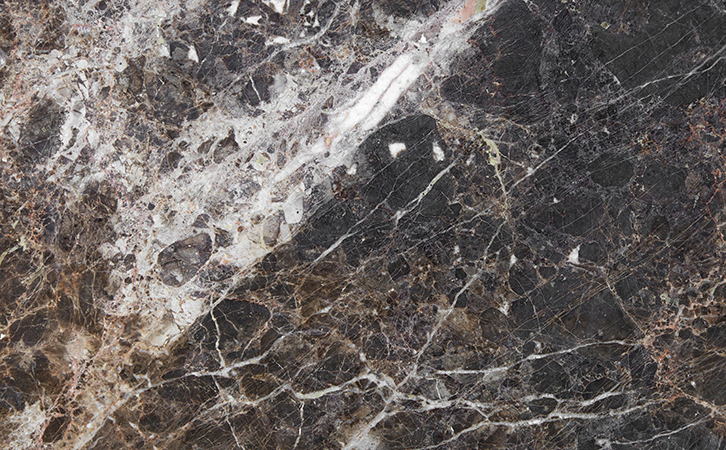 “天降横祸”严重危害公共安全