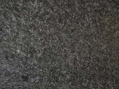 <b>计算得到修正主峰偏移参数δ和半高宽参数ω；最</b>