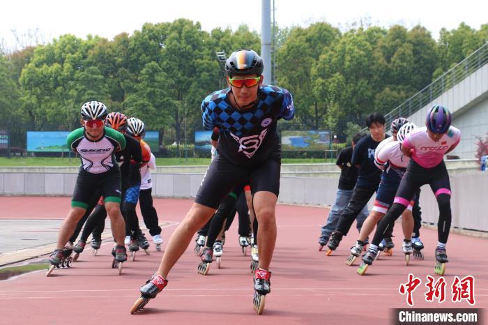 从冠军到教练：90后台湾选