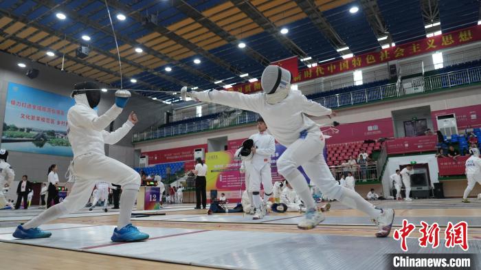 安徽黟县汇聚1800余名运动员切磋剑术：2024黟启亮