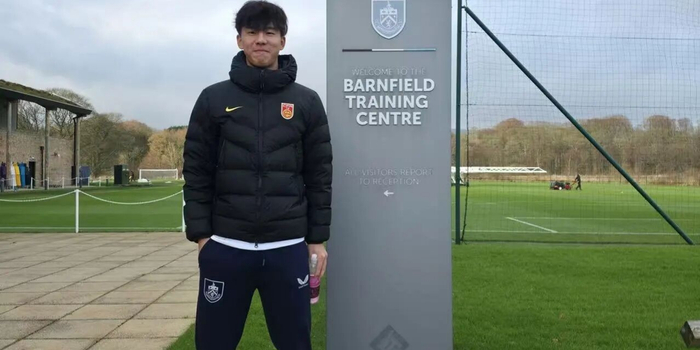 中国球员张家鸣即将获得劳工证 有望提前返回英