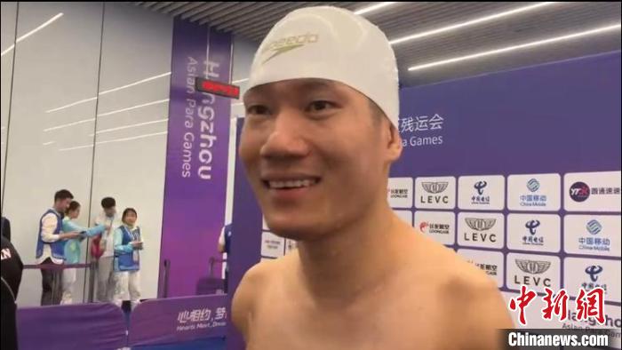 无臂蛟龙破纪录 银牌背后是重生之路