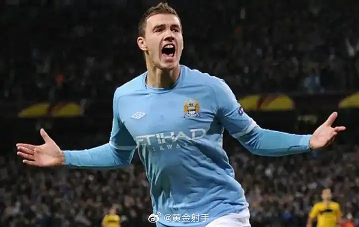 哲科呼吁球迷尊重意大利国歌彰显体育精神