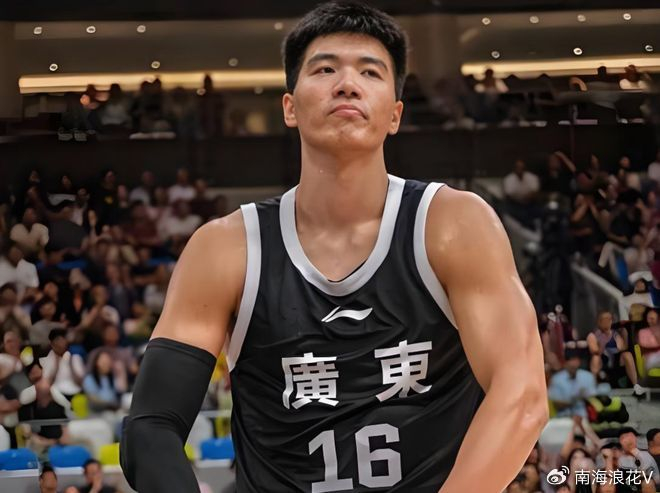 广东队中锋焦泊乔结束请假回归训练备战季后赛