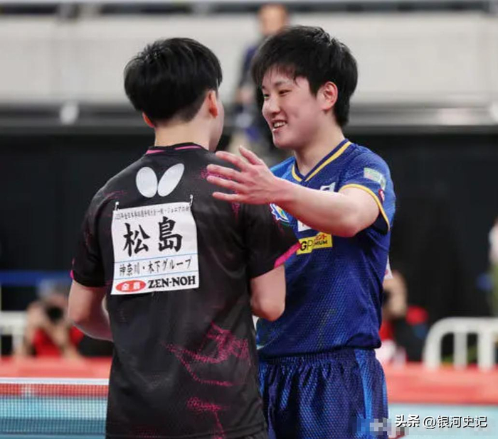 日本乒坛新老对决：张本智和与松岛辉空的“威