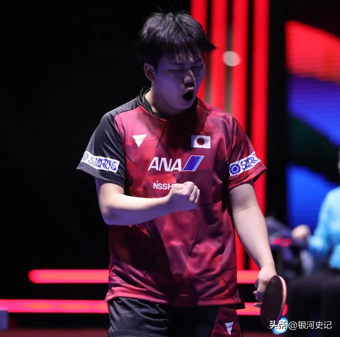 日本乒坛新老对决：张本智和与松岛辉空的“威