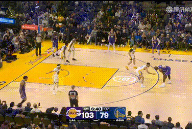 湖人新援史密斯三分神准助球队逆转勇士