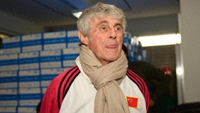 米卢辟谣事件：网络谣言与足球记忆的碰撞